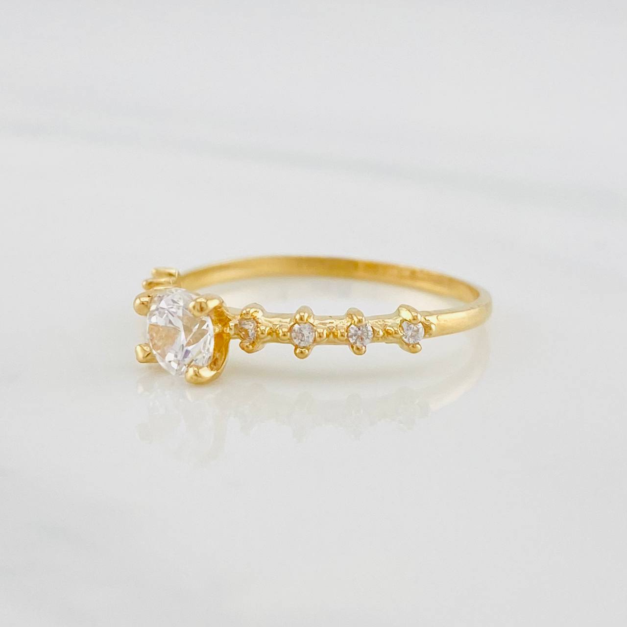 Anillo Solitario churumbela 1.45g / T6 1/2 Oro Amarillo 18K