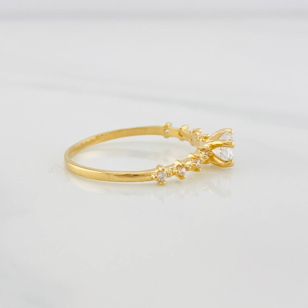 Anillo Solitario churumbela 1.45g / T6 1/2 Oro Amarillo 18K
