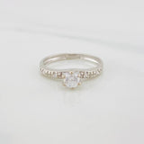Anillo Solitario curvo 1.75g / T5 1/2 Oro Blanco 18K