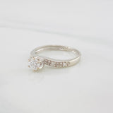 Anillo Solitario curvo 1.75g / T5 1/2 Oro Blanco 18K