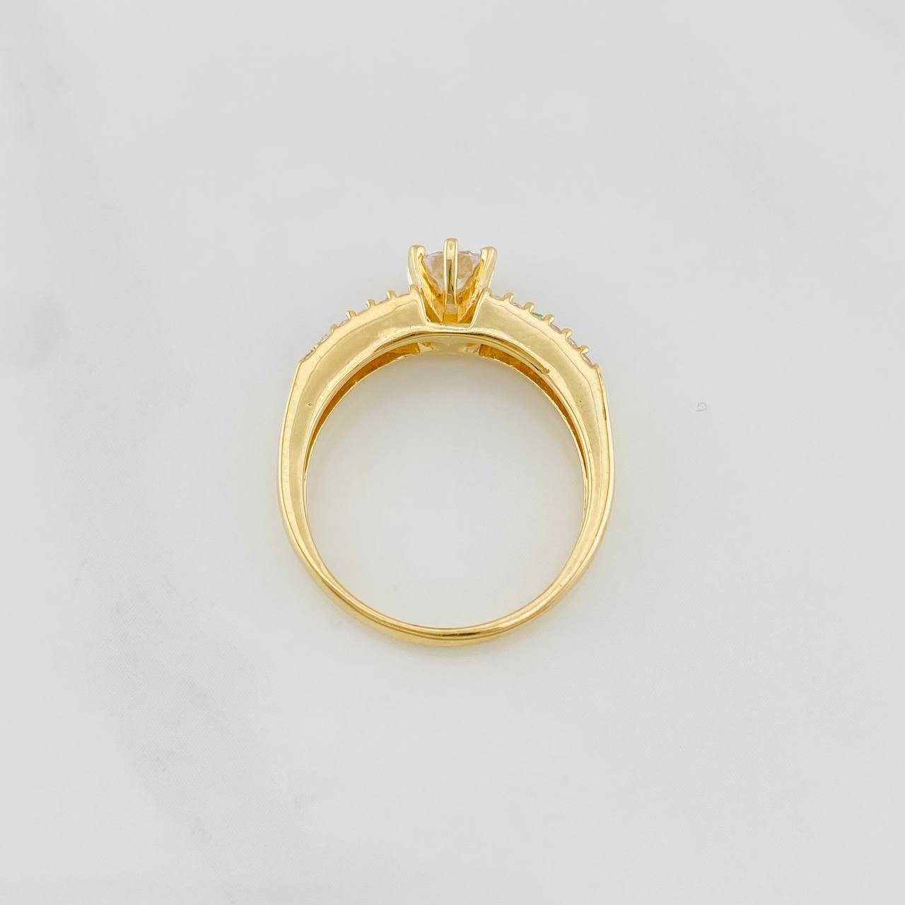 Anillo Solitario Lineas 3.35g / T6 Oro Amarillo 18K