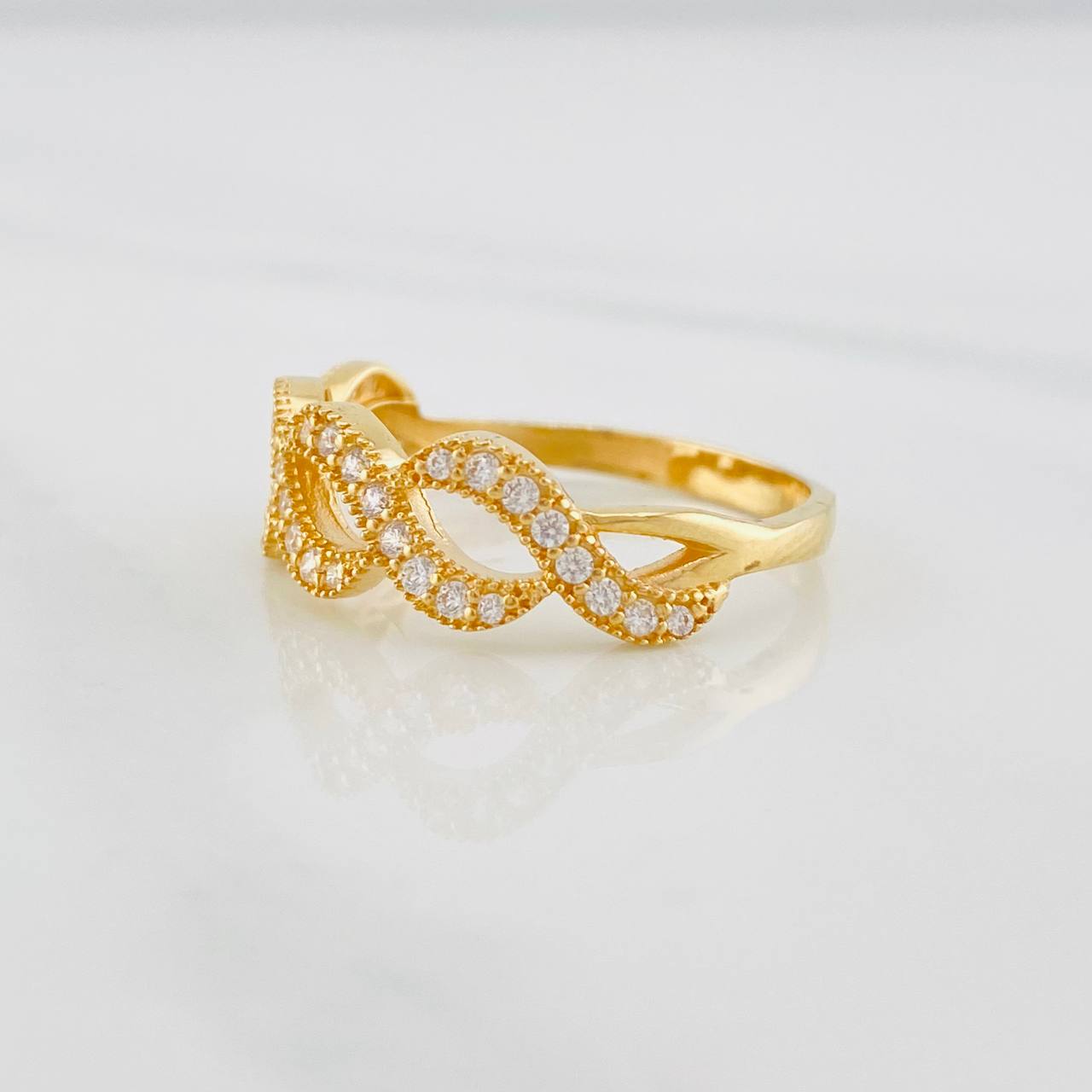 Anillo Olas 2.4g / T7 1/2 Oro Amarillo 18K