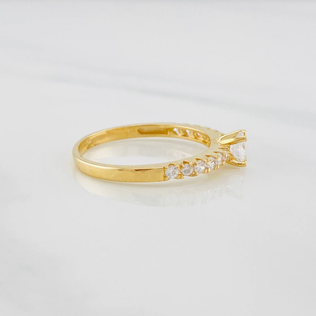 Anillo Solitario churumbela 2.25g / T8 Oro Amarillo 18K