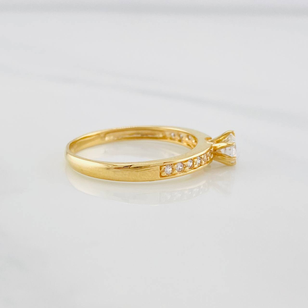 Anillo Solitario churumbela 2.05g / T7 Oro Amarillo 18K