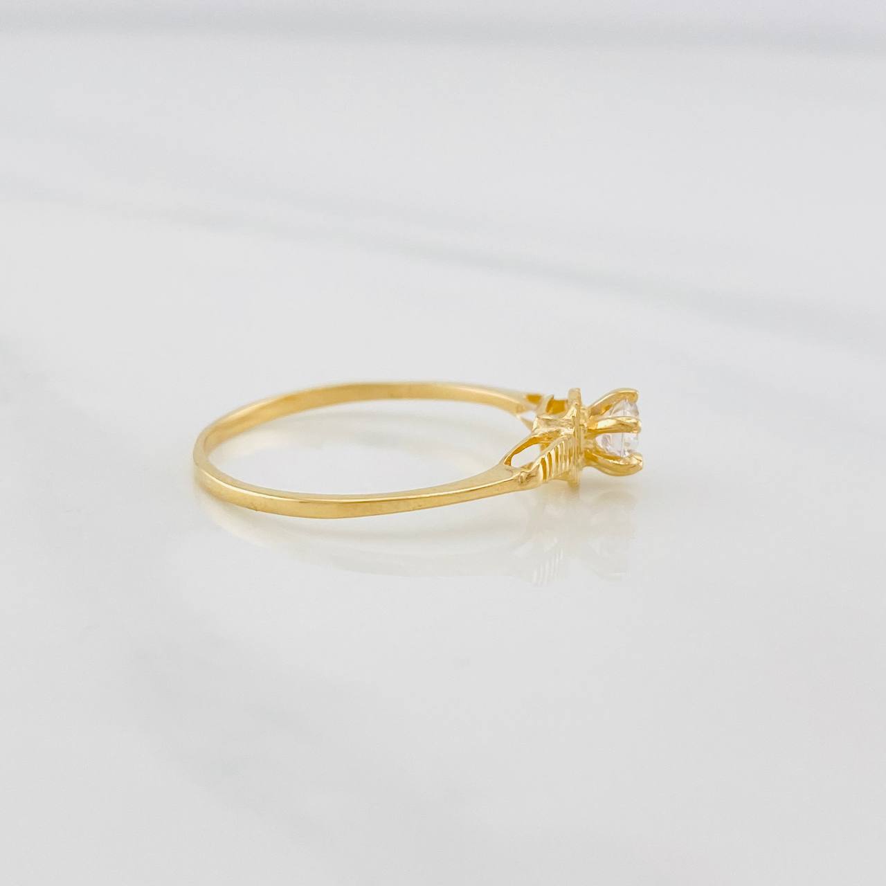Anillo Solitario lineas 1.2g / T6 1/4 Oro Amarillo 18K