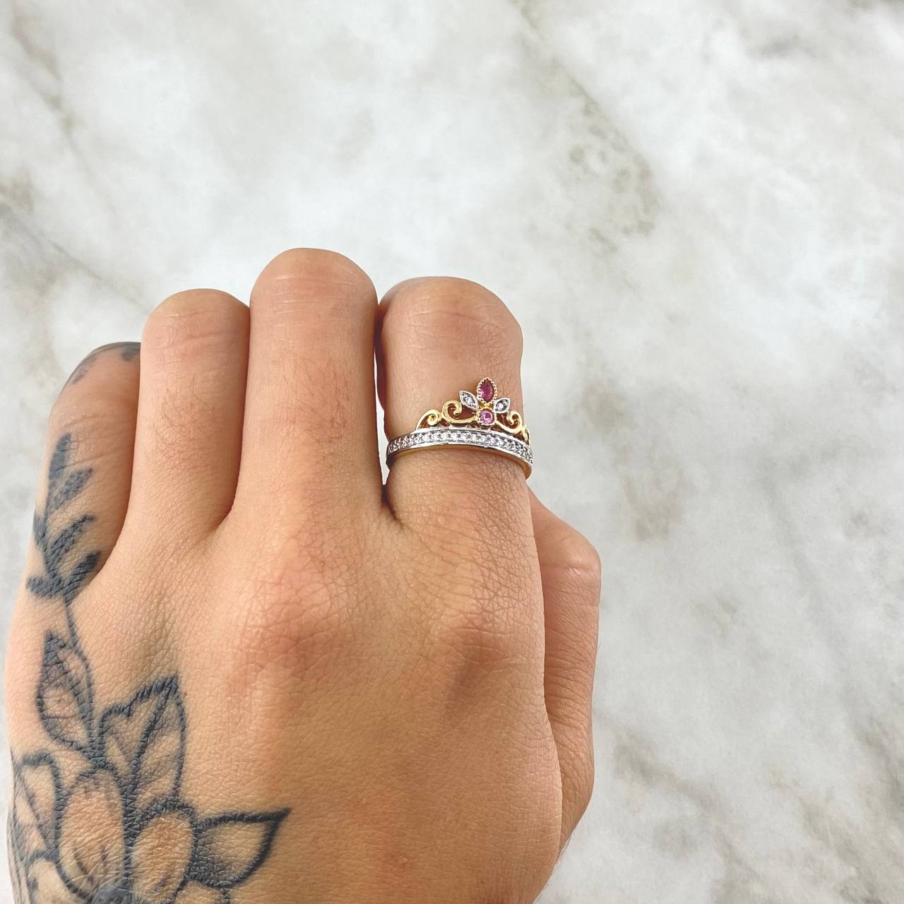 Anillo Corona de Buquet 2.5gr / T5 3/4 / Circones Blancos Lila Dos Oros Amarillo Blanco 18K