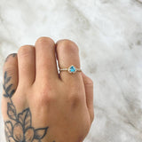 Anillo Solitario Halo Corazón 1.7gr / T5 / Circones Blancos Azul Cielo Oro Amarillo 18K