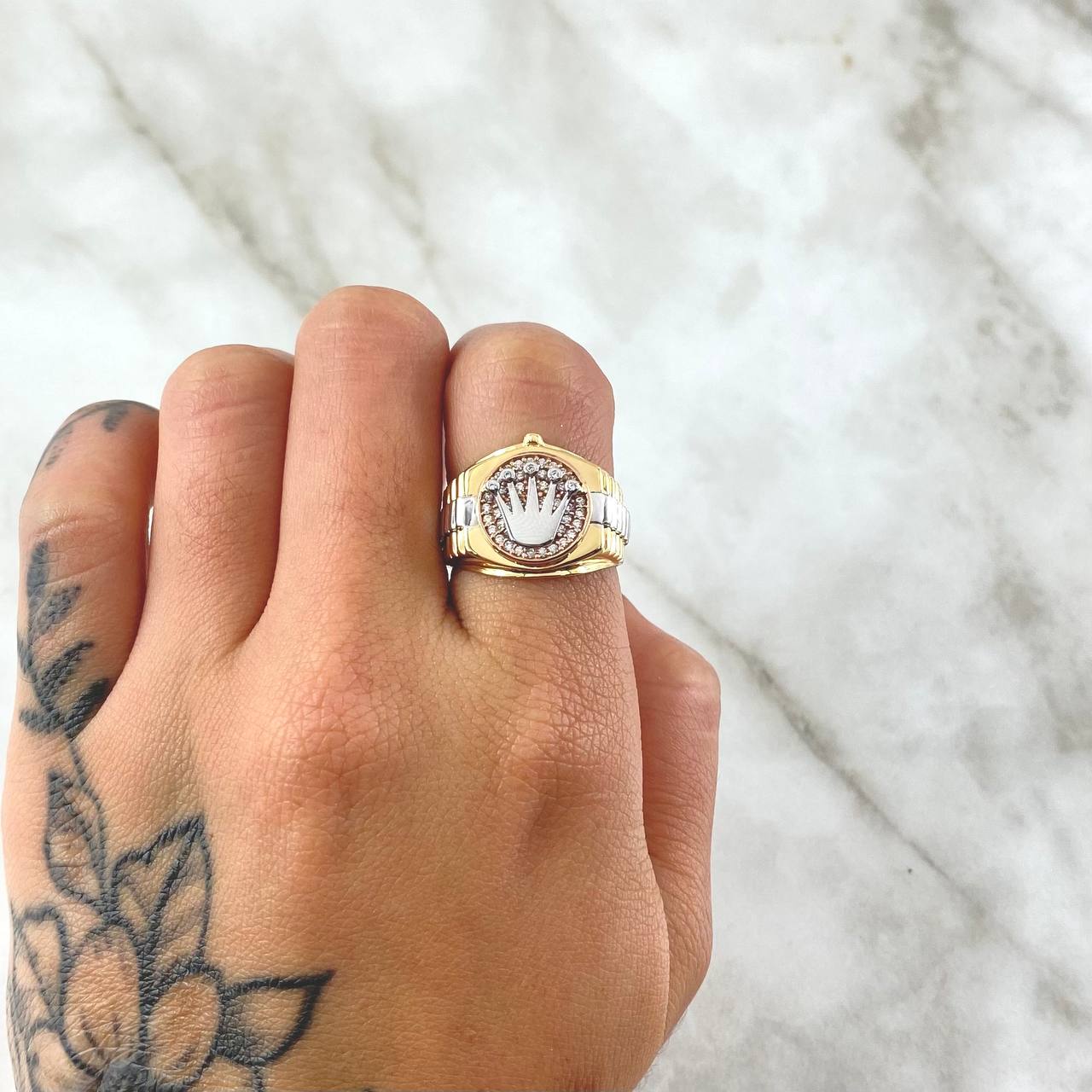 Anillo Correa Corona 6.9gr / T9 1/2 / Tres Oros 18K ©