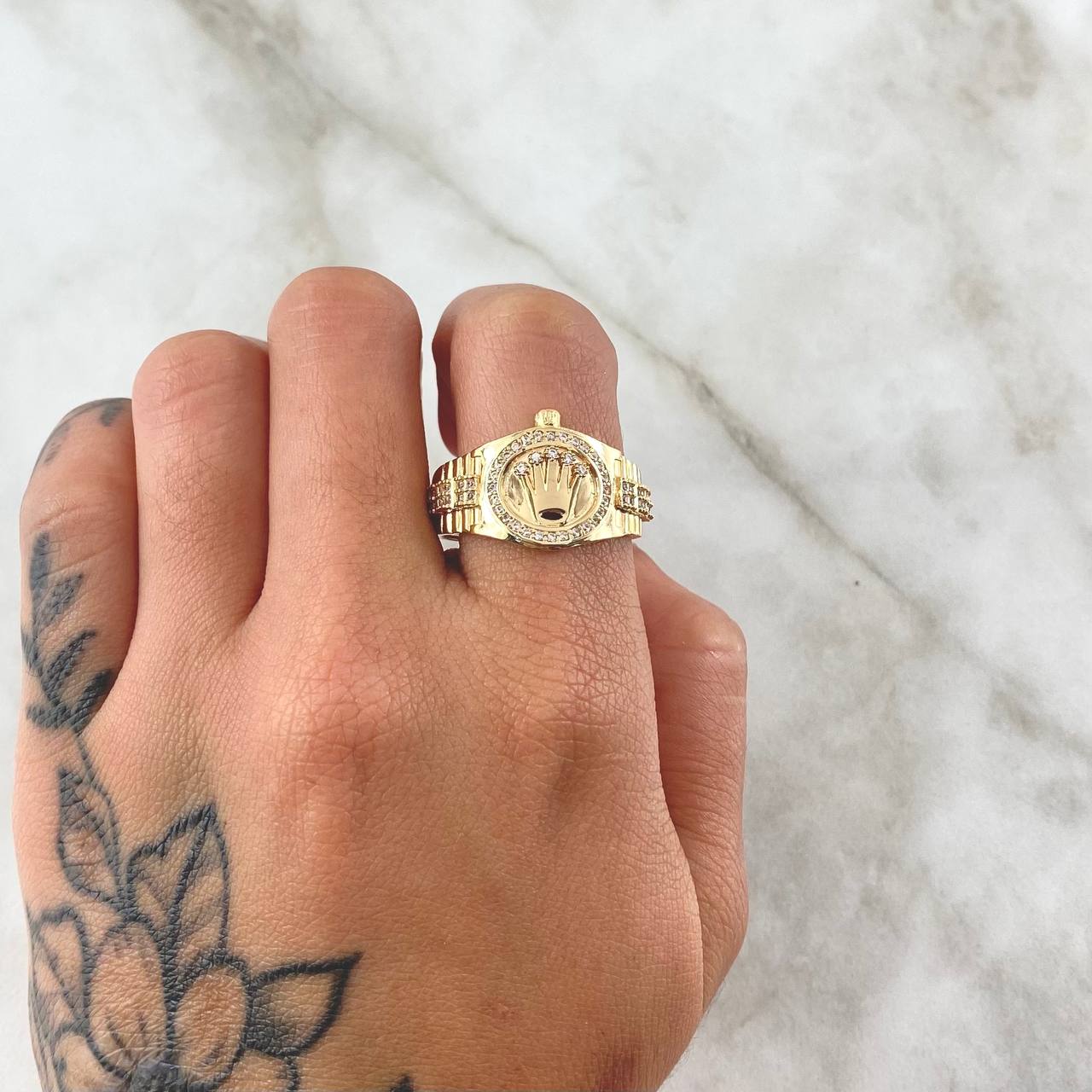 Anillo Sello Corona RX 7.45gr / T10 / Circones Blancos Oro Amarillo 18K ©