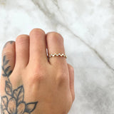Anillo Hojas Intercaladas 1.3gr / T7 1/4 / Circones Blancos Oro Amarillo 18K  ©