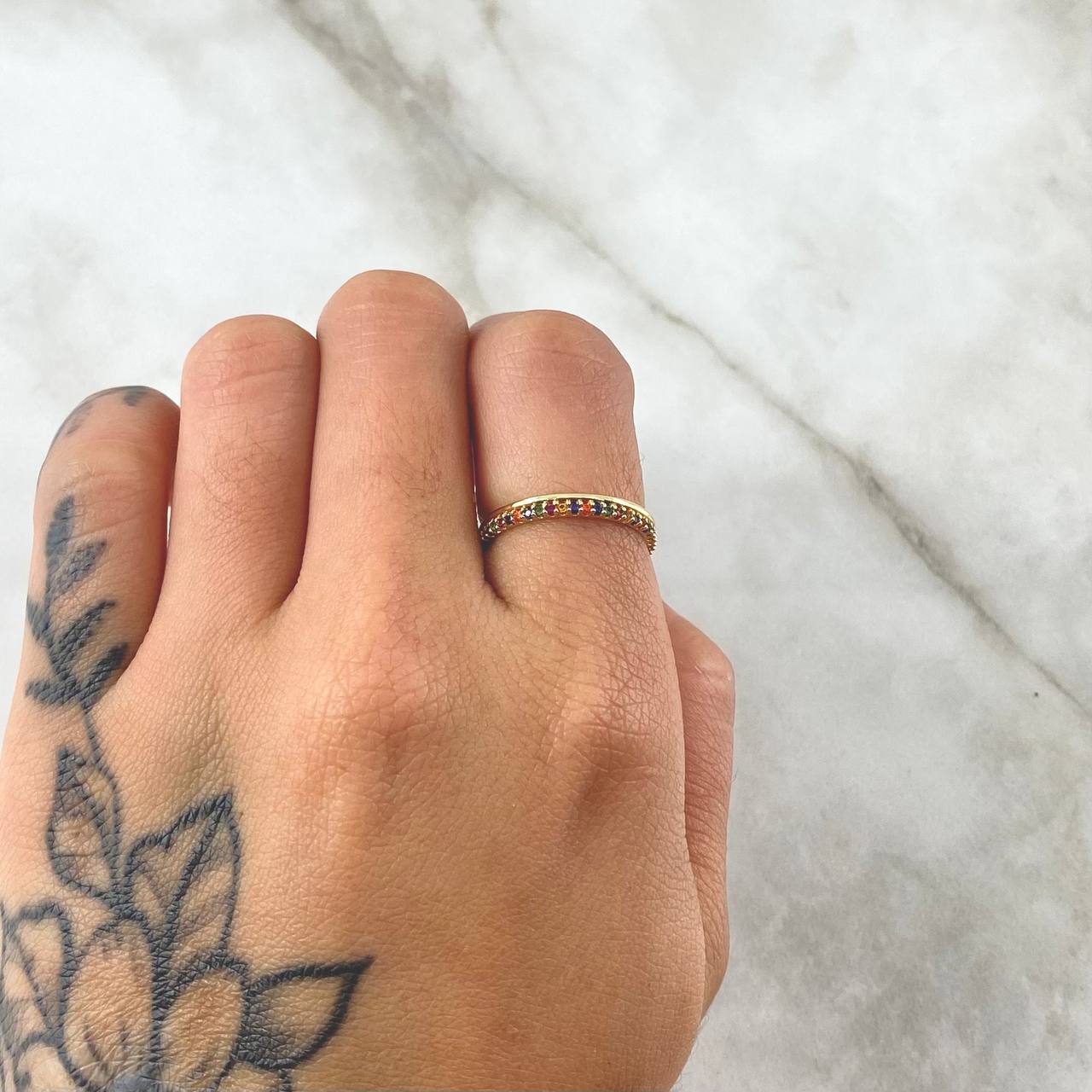 Anillo Churumbela Linea Parcial 1.7gr / T5 1/4 / Circones Multicolor Oro Amarillo 18K *
