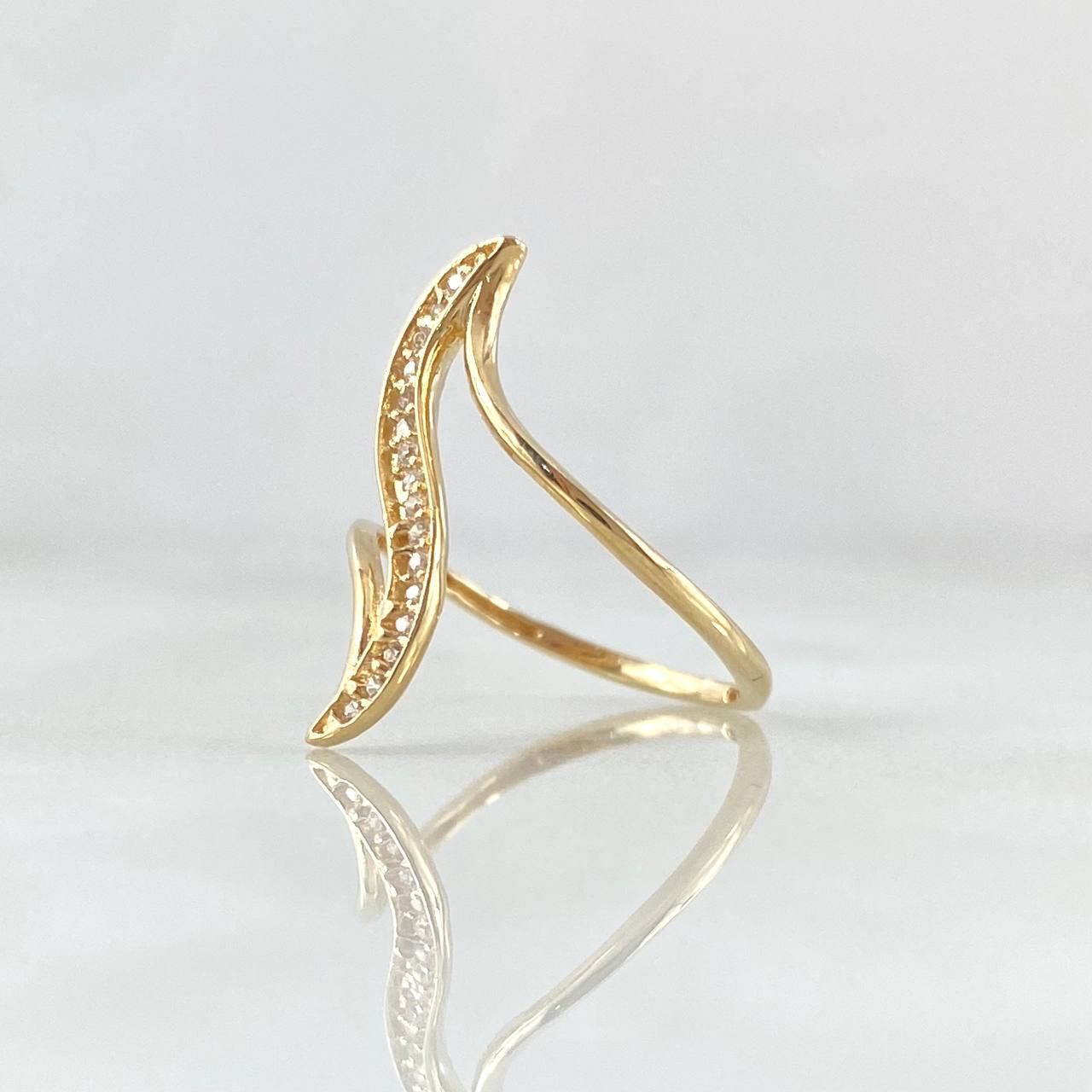 Anillo Curva Perpendicular 1.7gr / T6 1/4 / Circones Blancos Oro Amarillo 18K