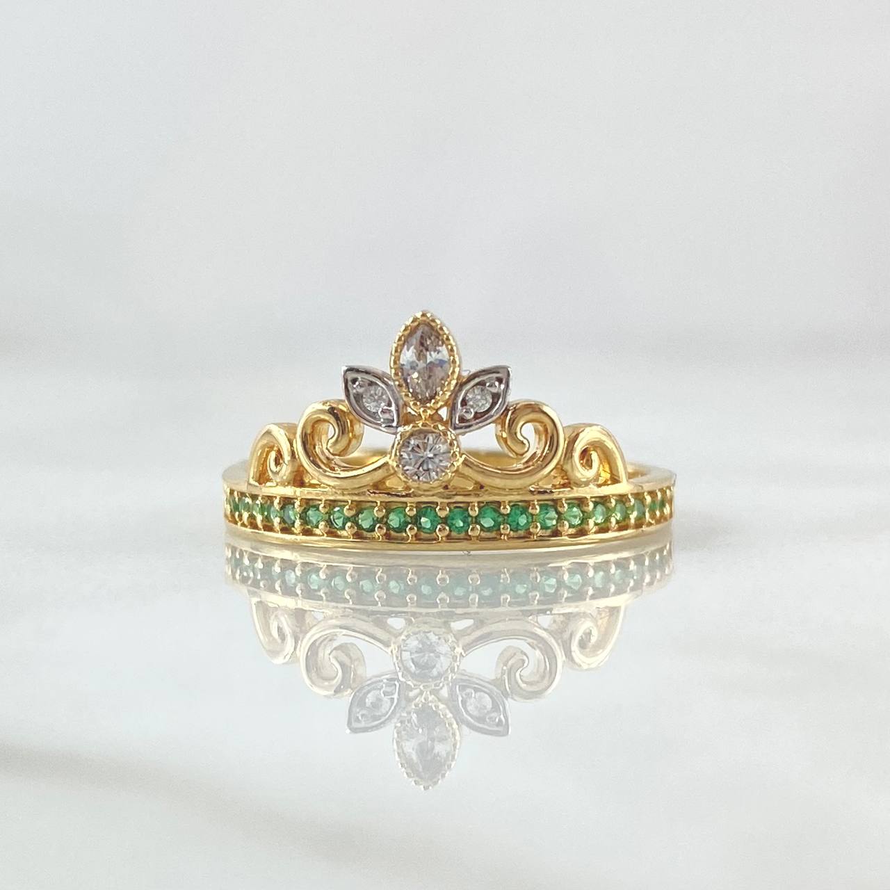 Anillo Corona de Buquet 2.55gr / T6 3/4 / Circones Blancos Verdes Oro Amarillo 18K
