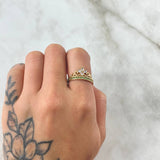 Anillo Corona de Buquet 2.55gr / T6 3/4 / Circones Blancos Verdes Oro Amarillo 18K