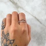 Anillo 15s Corona Punteada 2.05gr / T6 1/2 / Circones Blancos Oro Rosa 18K