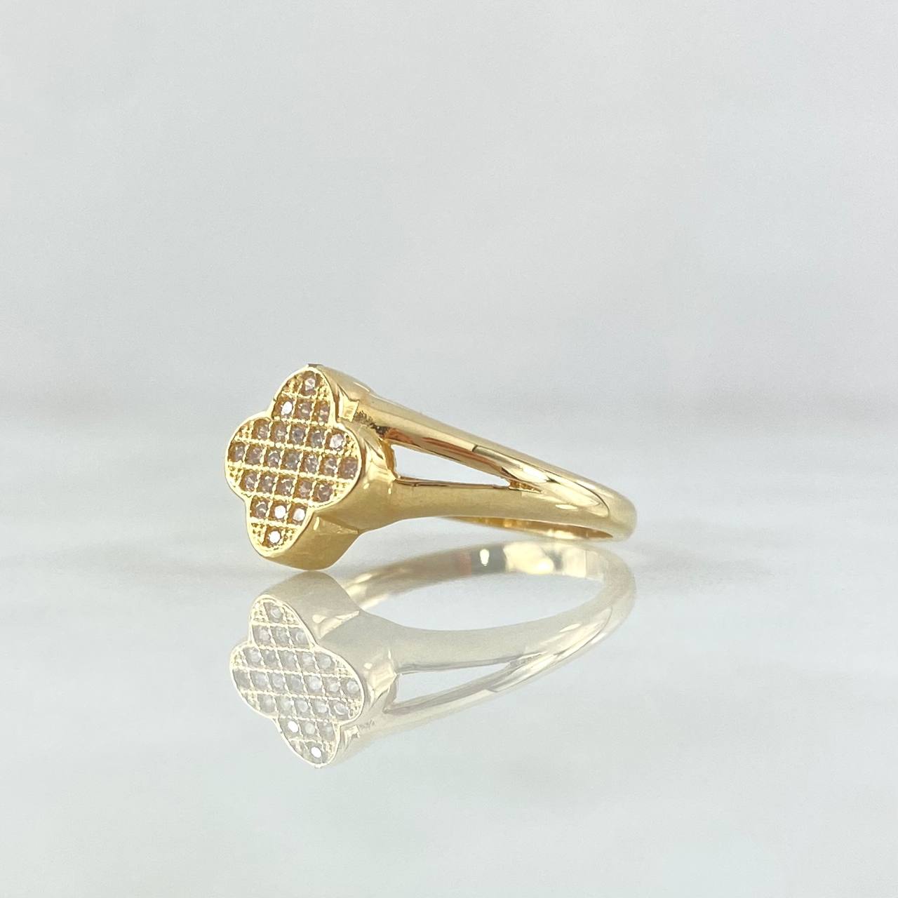 Anillo Trebol VCYA Tupido 2.5gr / T5 3/4 / Circones Blancos Oro Amarillo 18K