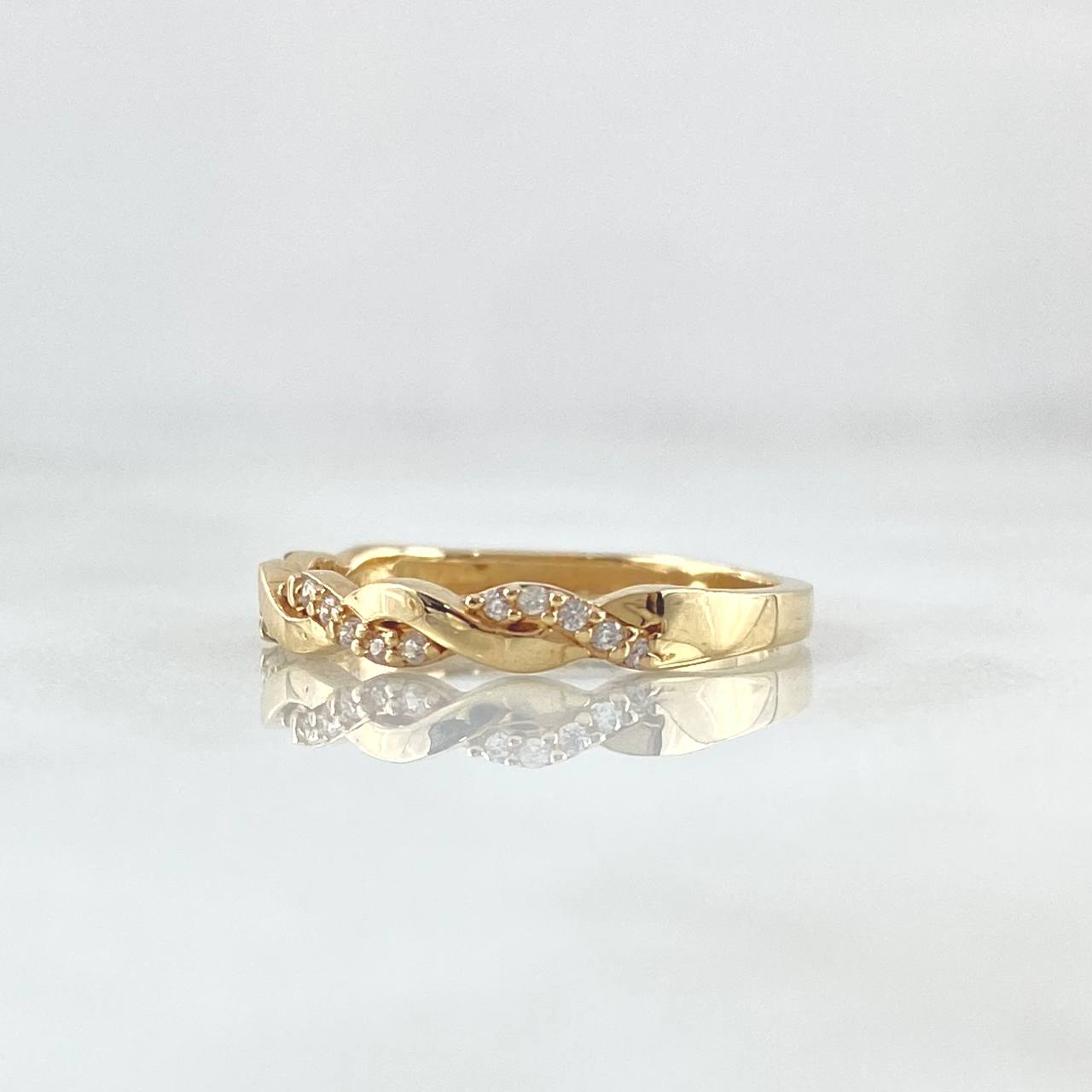 Anillo Olas Entrelazadas 1.9gr / T7 / Circones Blancos Oro Amarillo 18K ©