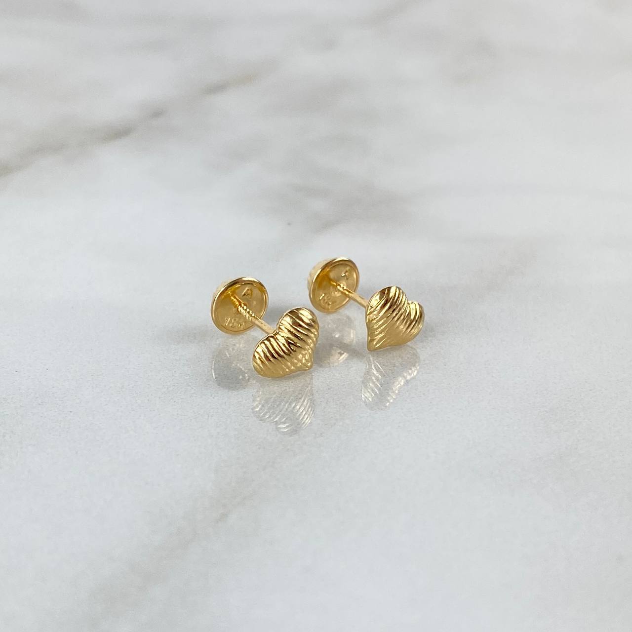 Topos Corazon Rayado 0.6gr / Oro Amarillo ©