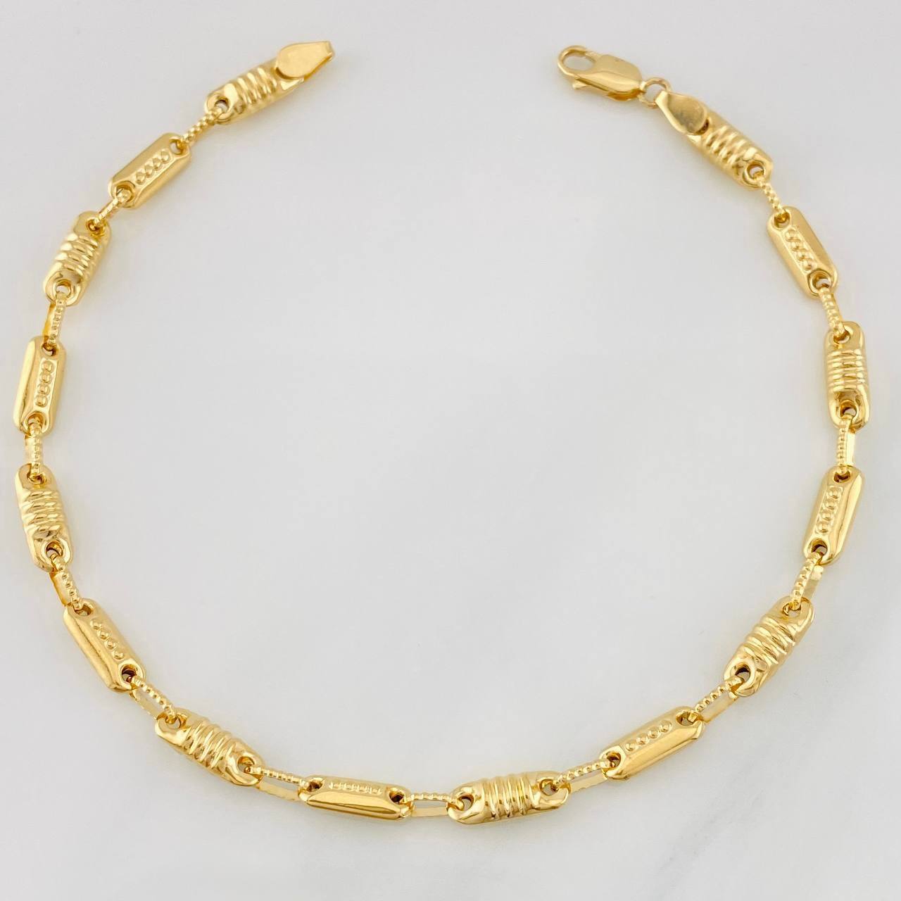 Pulso Rustico Barril Rayado 5.35g / 22cm / 3.92mm Oro Amarillo 18K