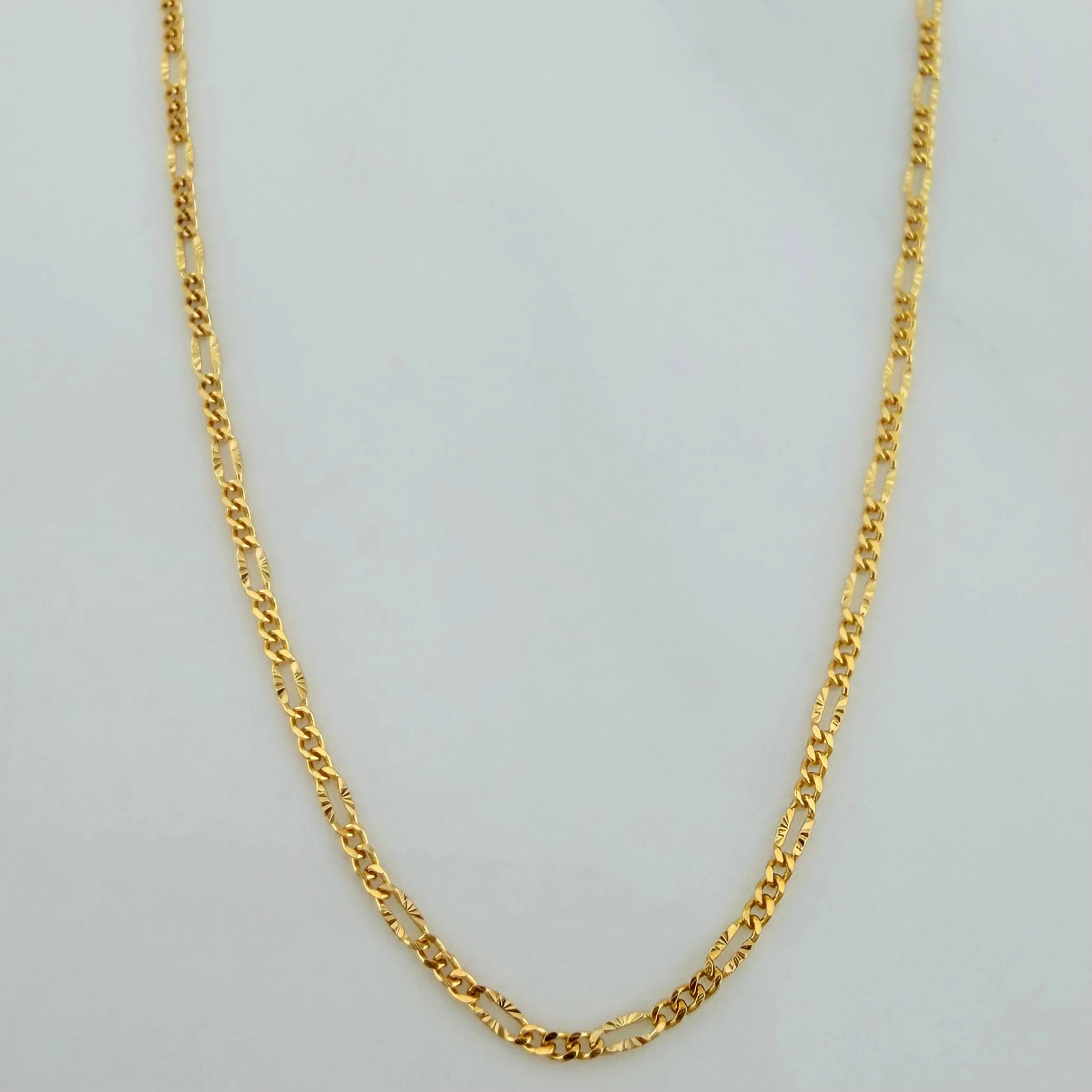 Cadena Figaro Diamantada 1.15 g / 45.3 cm / 0.5 mm Oro Amarillo 18K