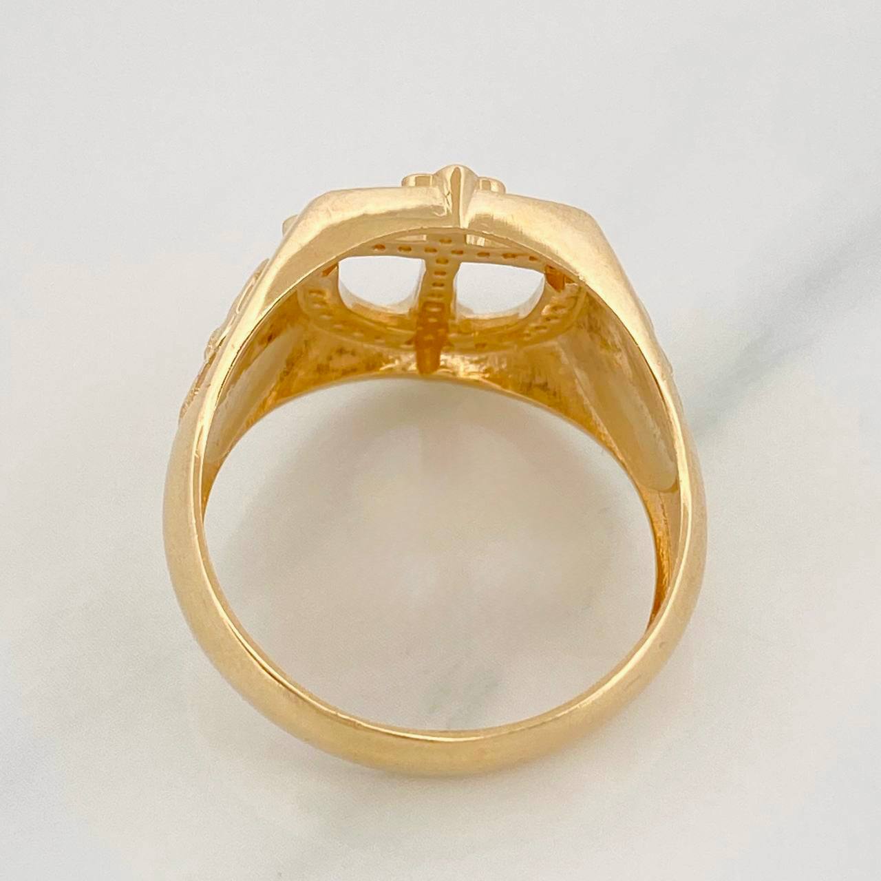 Anillo Escudo Cruz 7.75g / T9 3/4 Oro Amarillo 18K