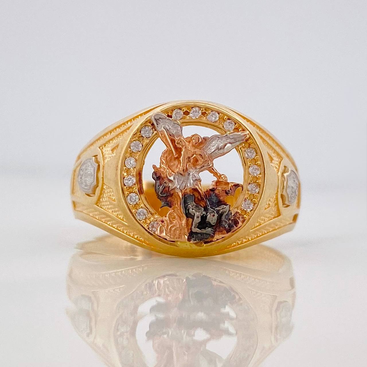 Anillo San Miguel Arcangel 6.1g / T9 1/2 Tres Oros 18K