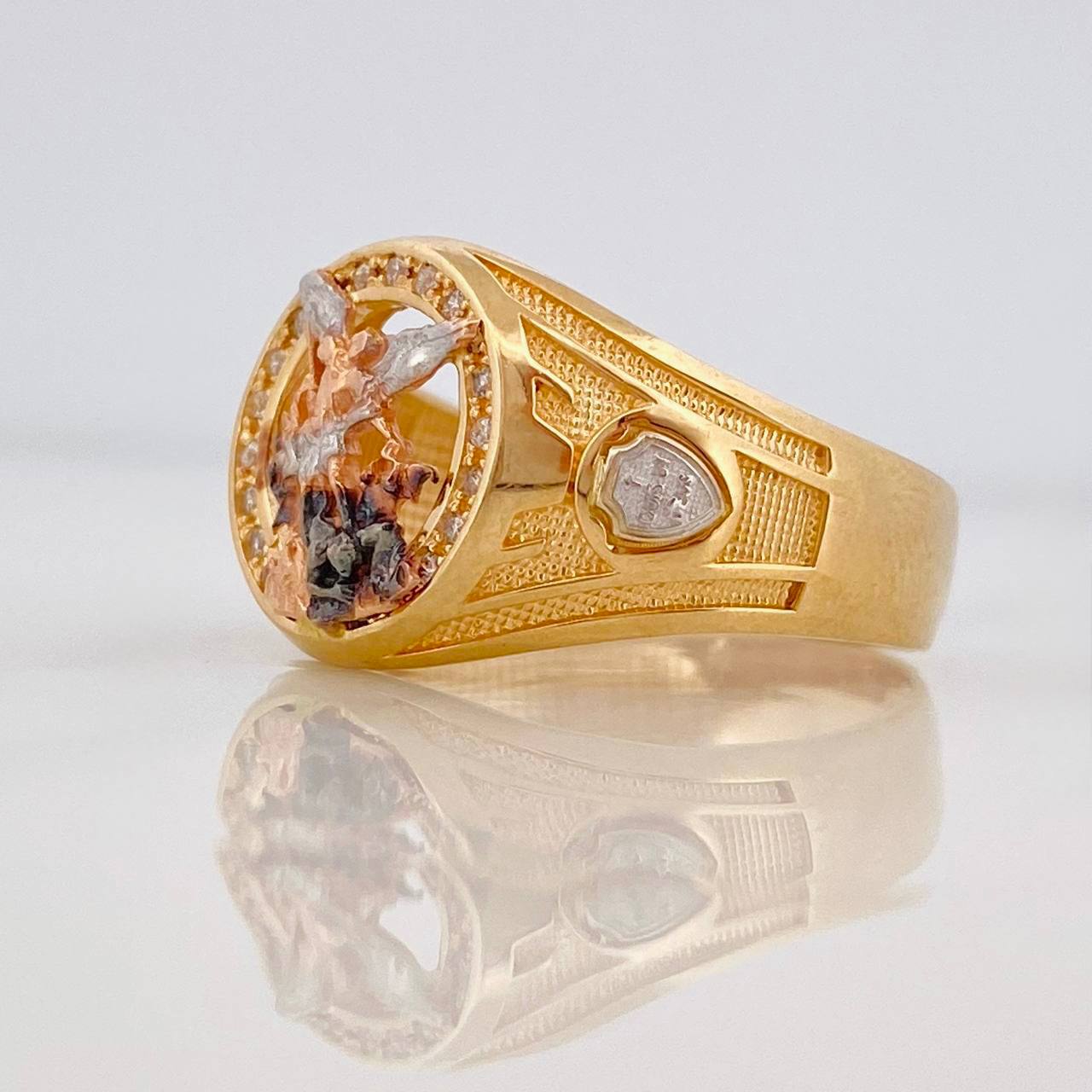 Anillo San Miguel Arcangel 6.1g / T9 1/2 Tres Oros 18K