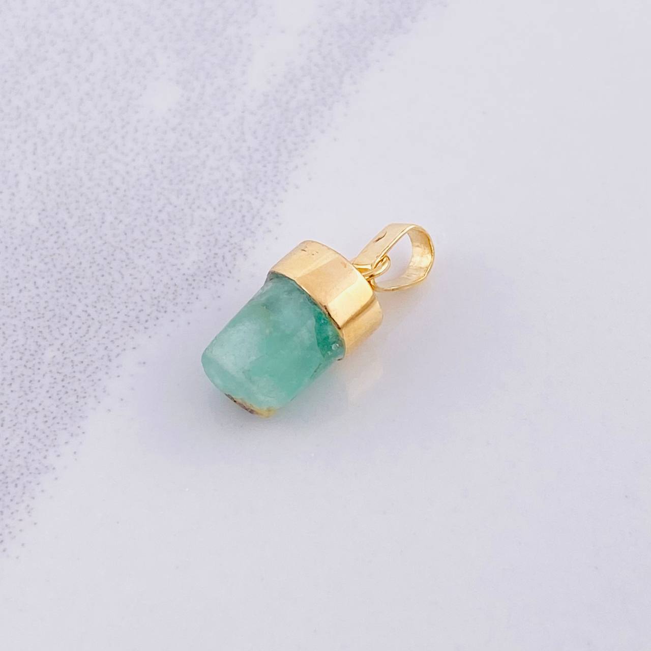Dije Morralla Esmeralda 1.15g / 1.6cm Oro Amarillo 18K