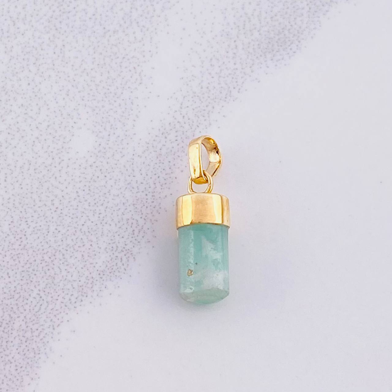 Dije Morralla Esmeralda 0.8g / 1.7cm Oro Amarillo 18K