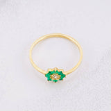 Anillo Flor Ocho Petalos Esmeraldas 15pts Diamantes 4pts 1.35g / T7 Oro Amarillo 18K