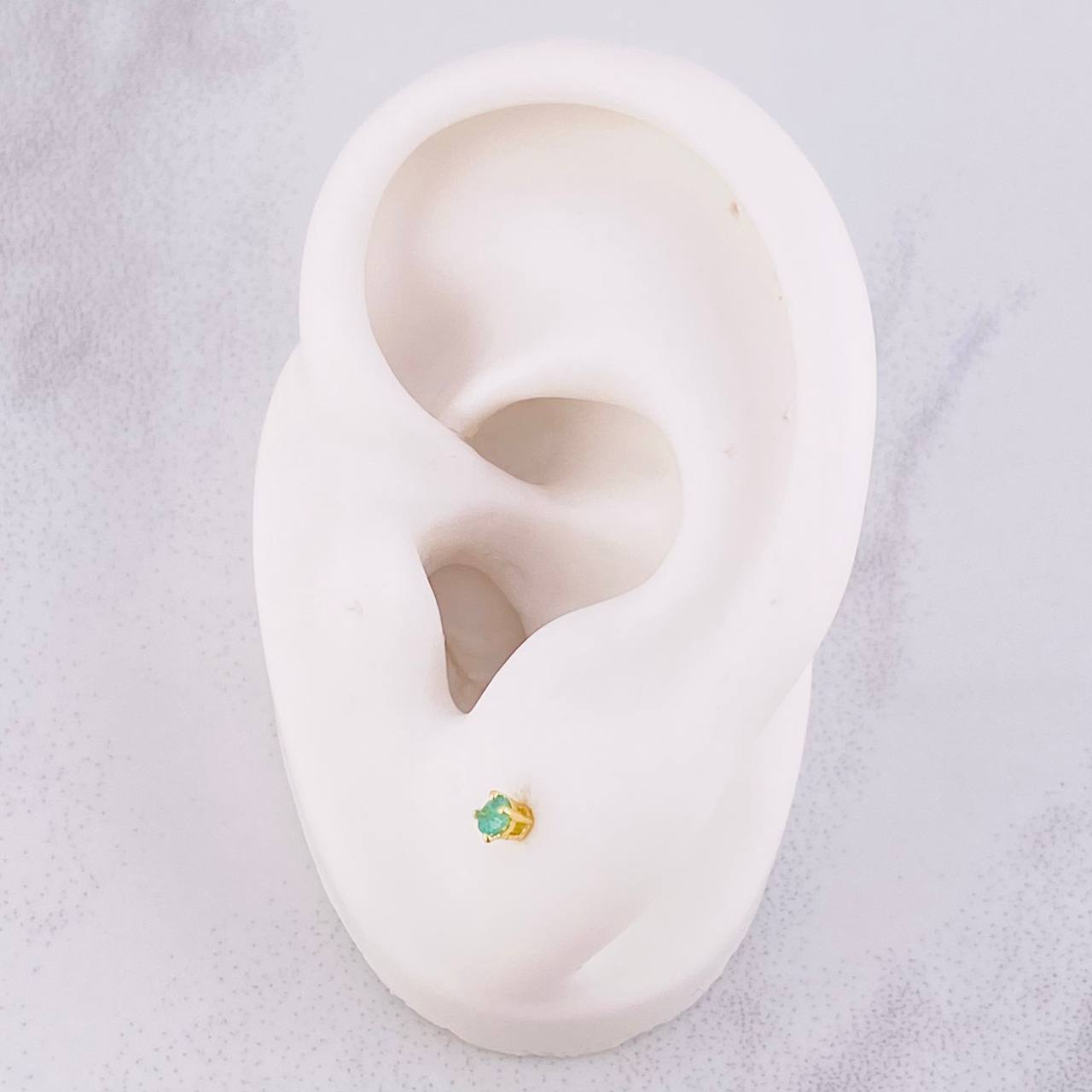Topos Cuatro Garras Esmeraldas 17pts 0.7g / 2.5mm Oro Amarillo 18K