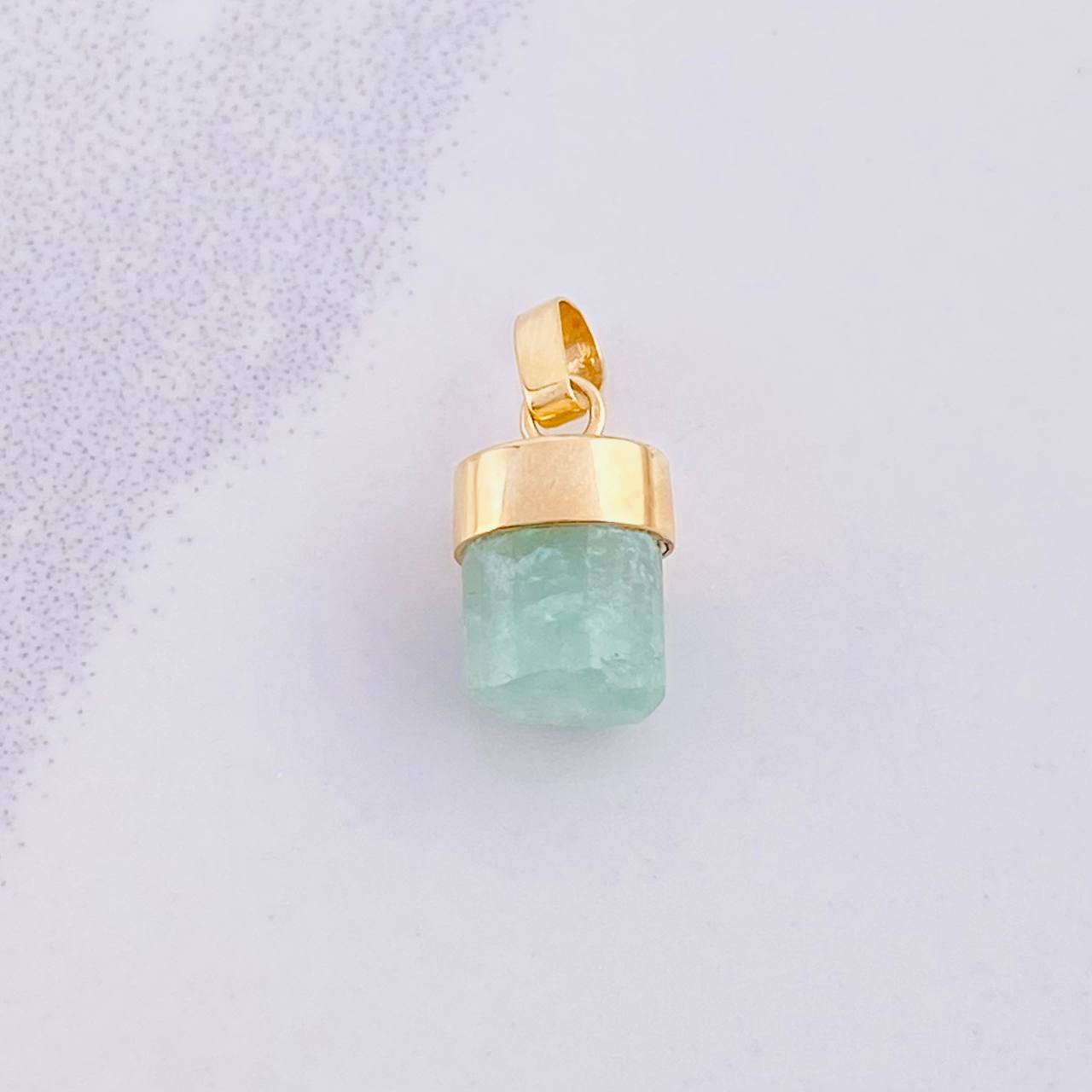 Dije Morralla Esmeralda 1.1g / 1.5cm Oro Amarillo 18K