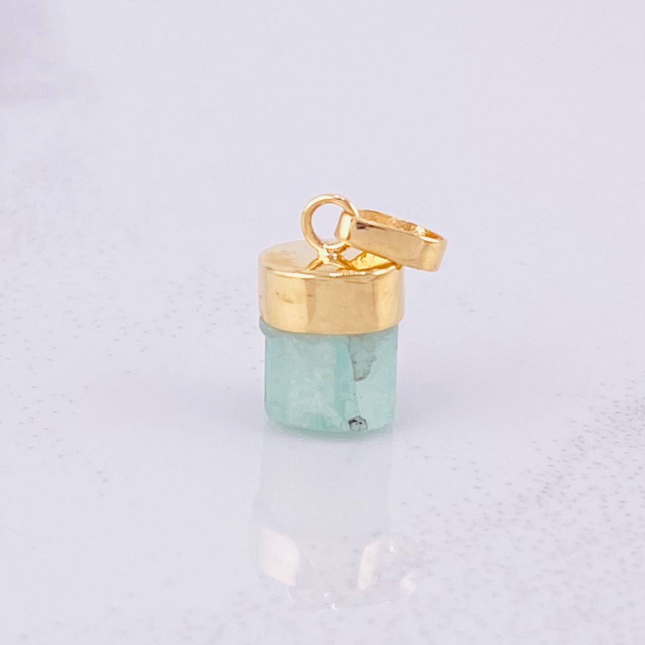 Dije Morralla Esmeralda 1.05g / 1.5cm Oro Amarillo 18K