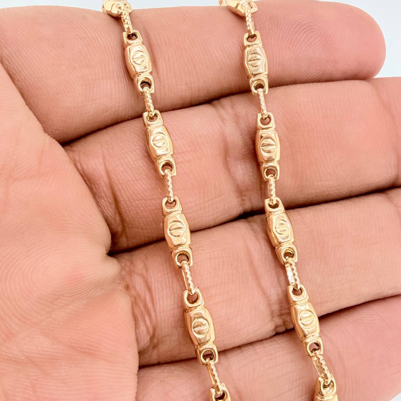 Cadena Rustica Barril Tornillo 12.45gr / 61cm / 4.1mm Oro Amarillo 18K $