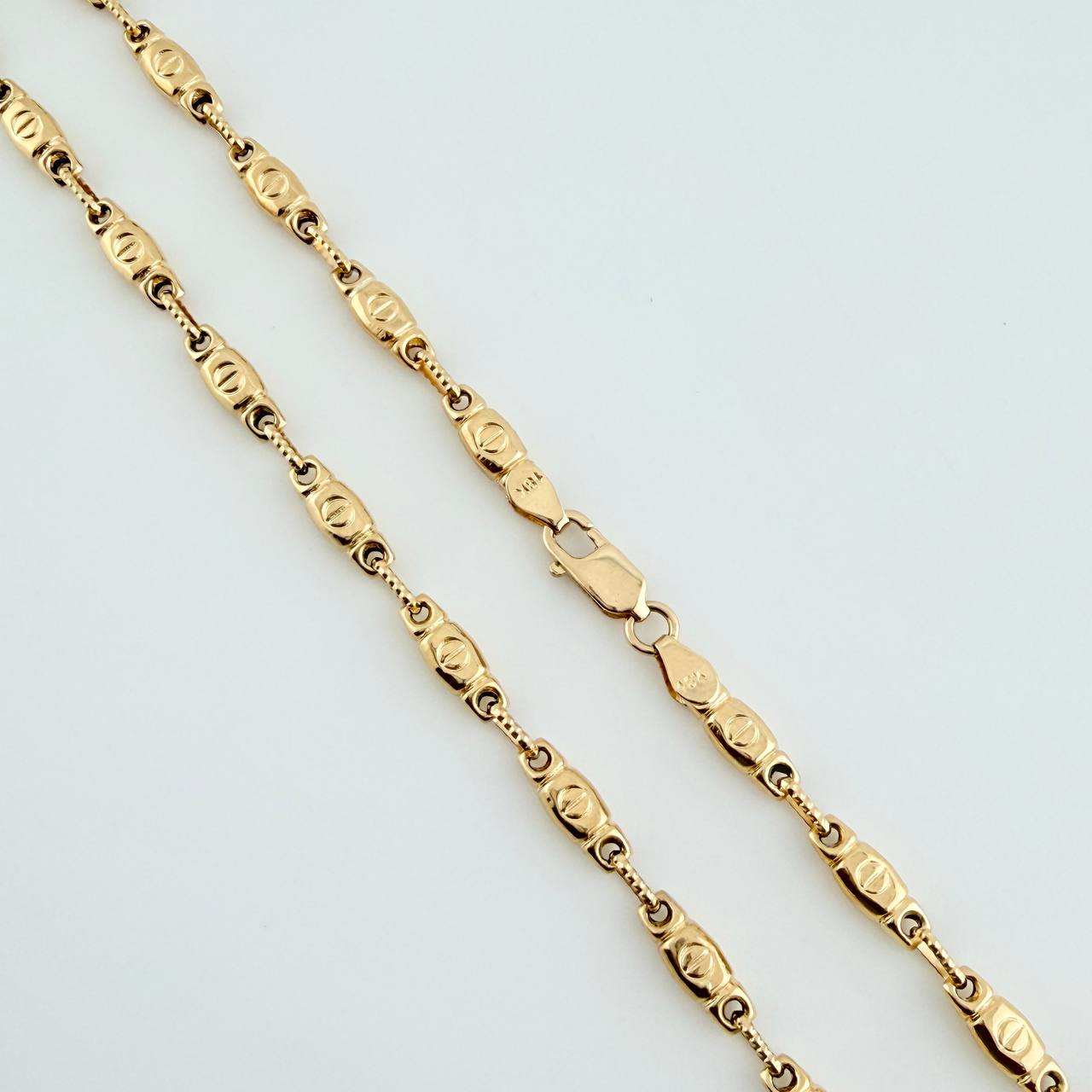 Cadena Rustica Barril Tornillo 12.45gr / 61cm / 4.1mm Oro Amarillo 18K $