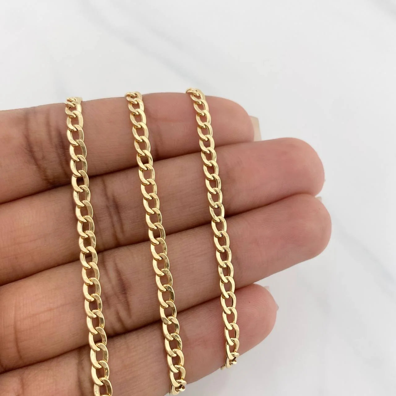 Cadena Cubana 5.85g / 70cm / 4.3mm Oro Amarillo 18K