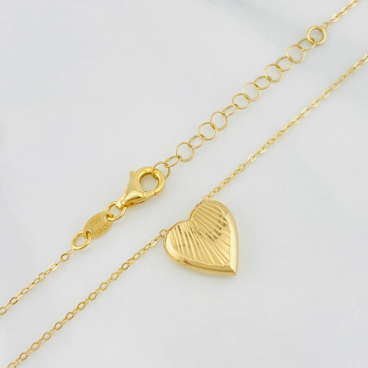 Cadena Aro Seguido Corazon 1.8g / 45.5cm / 0.7mm Oro Amarillo 18K