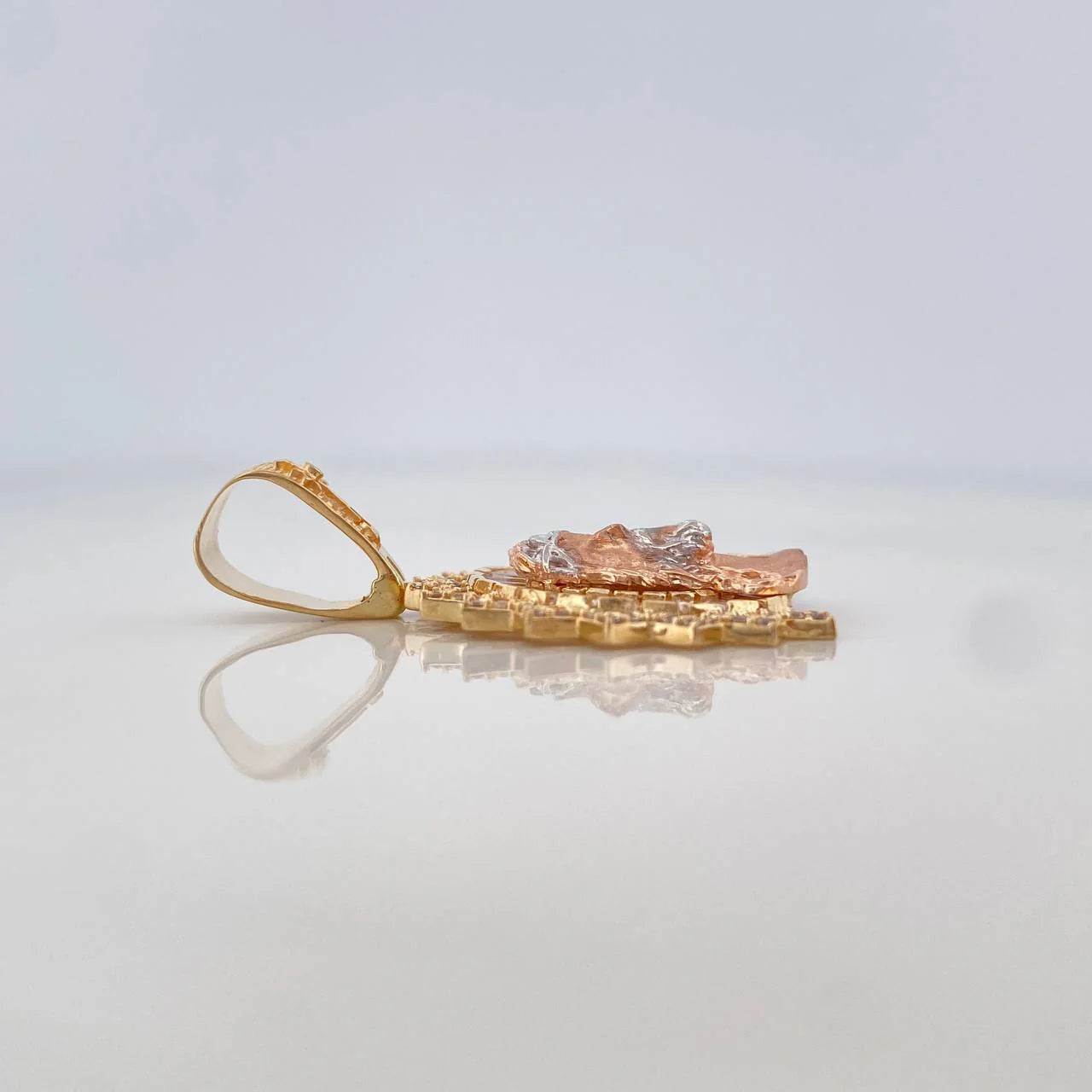 Dije Cristo 7.45 g / 3.5 cm Tres Oros 18K