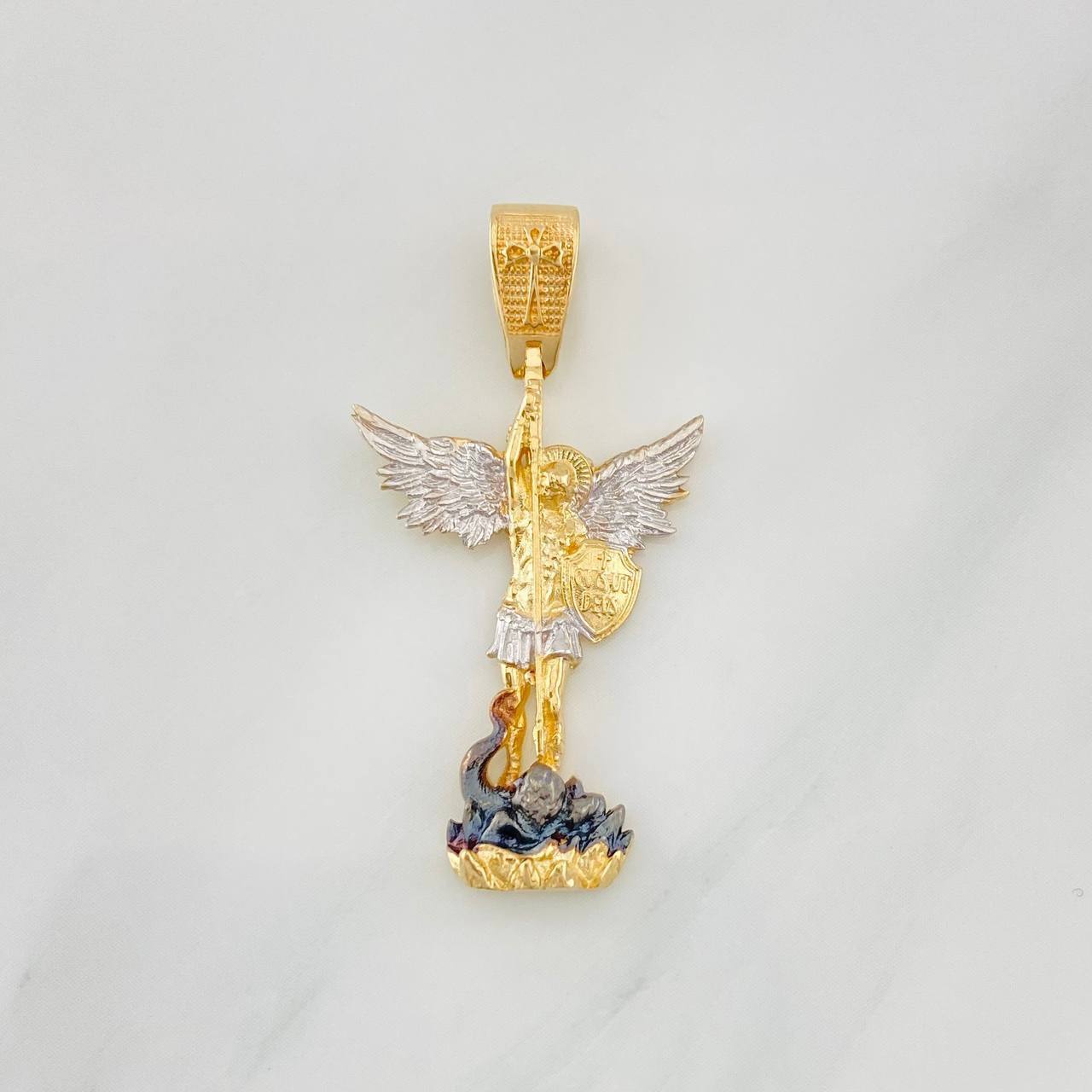 Dije San Miguel Arcangel 4.2g / 3.05cm Tres Oros 18K