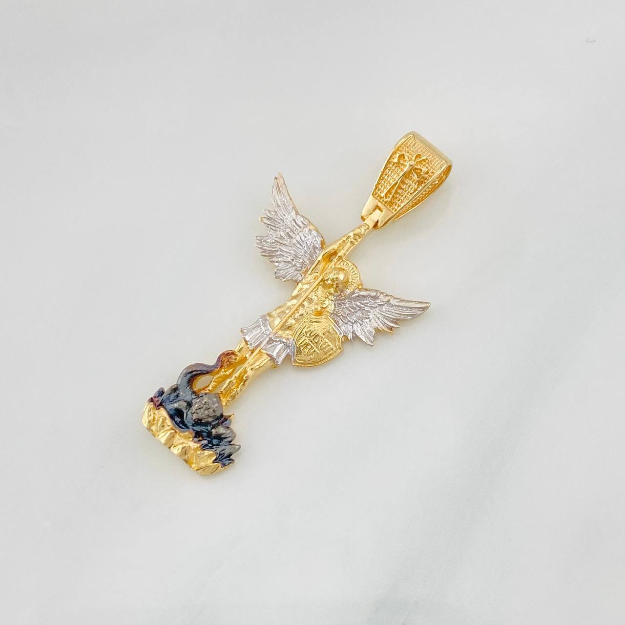 Dije San Miguel Arcangel 4.2g / 3.05cm Tres Oros 18K