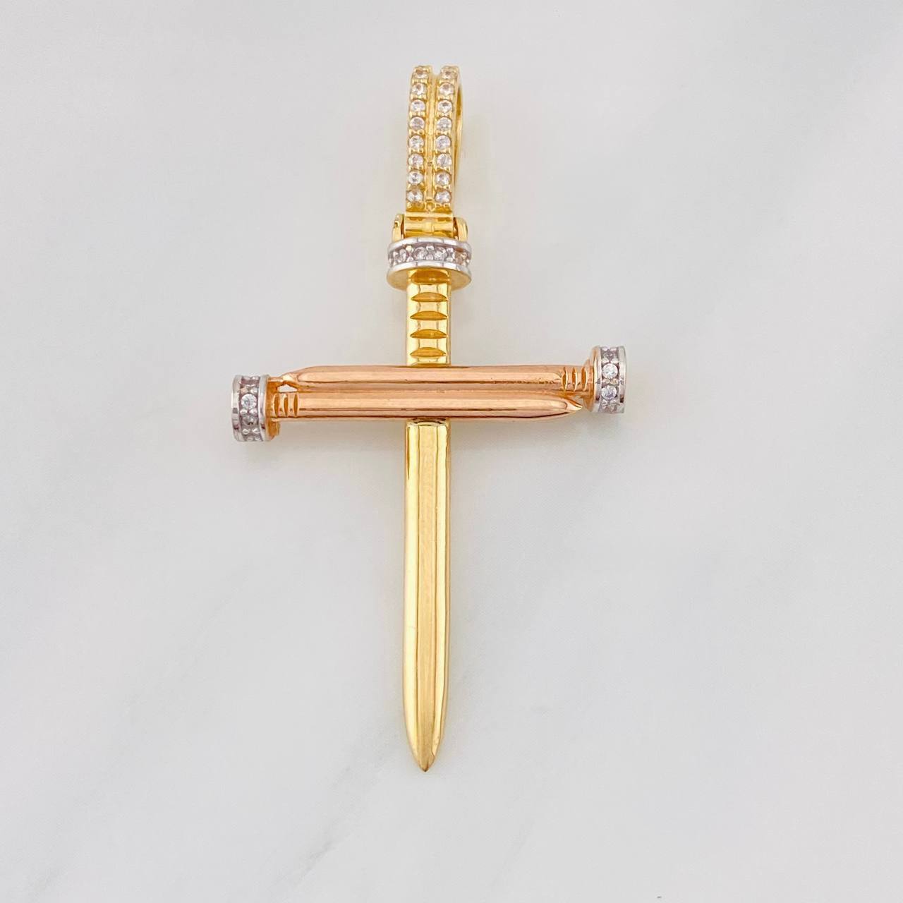 Dije Cruz Clavo 4.05g / 4.05cm Tres Oros 18K