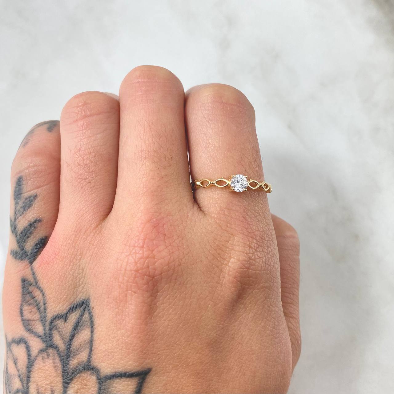 Anillo Solitario Lineas Intercaladas 1gr / T7 1/2 / Oro Amarillo 18K