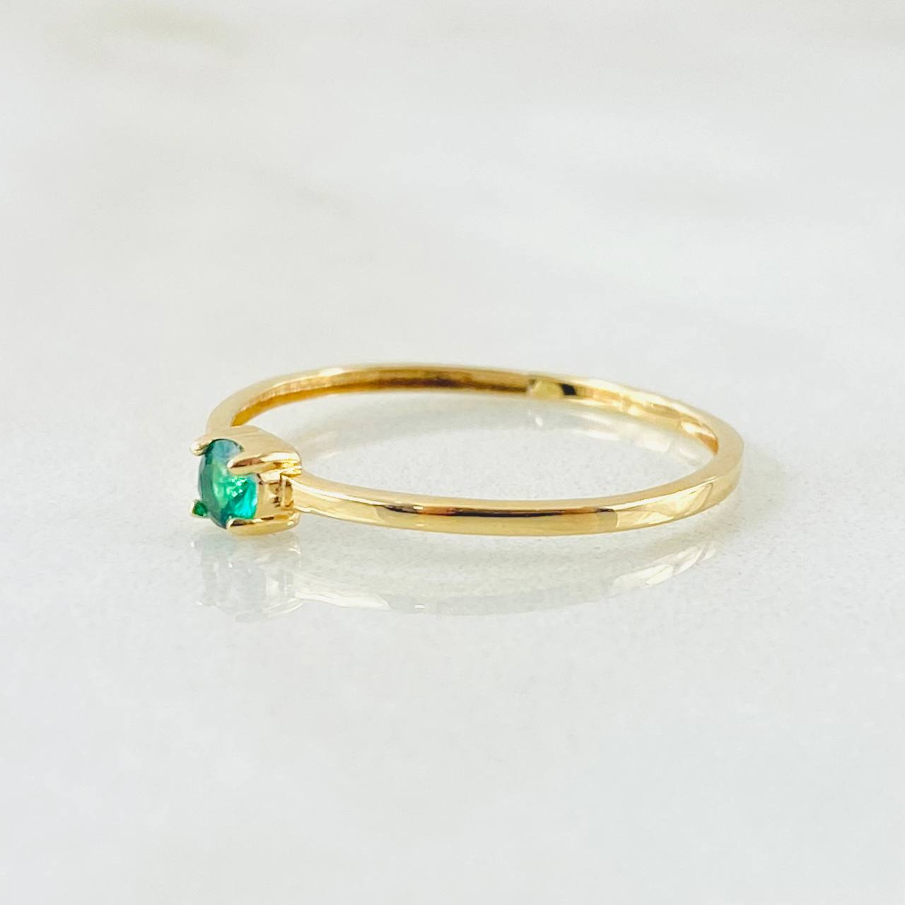 Anillo Solitario 0.7gr / T6 1/2 / Oro Amarillo 18K