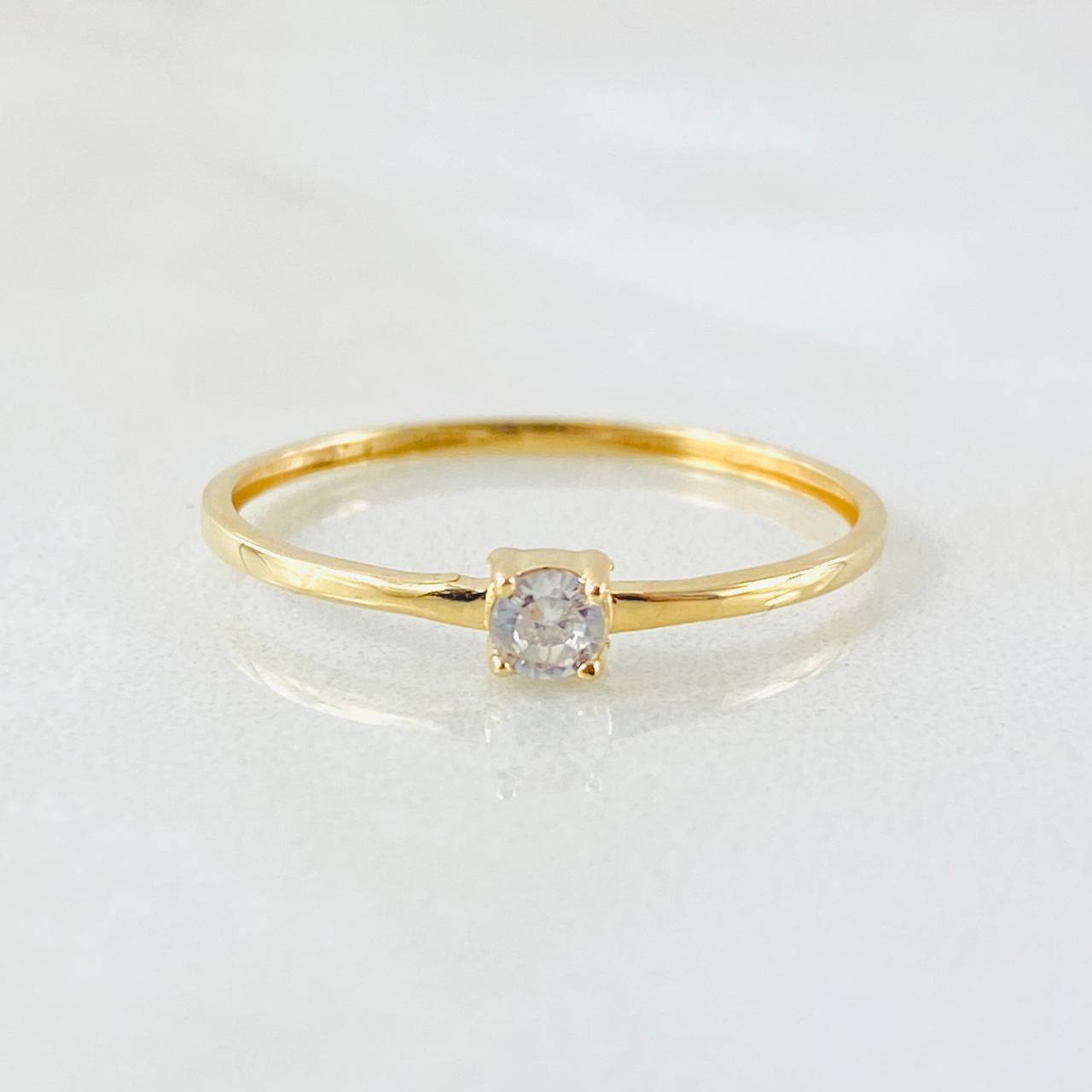 Anillo Solitario 0.7gr / T4 3/4 / Oro Amarillo 18K ©