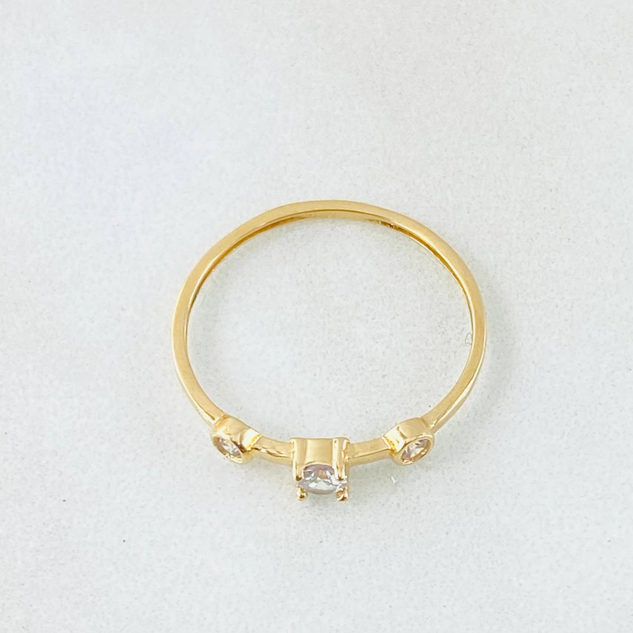 Anillo Solitario Dos Ojos 0.9gr / T6 / Oro Amarillo 18K