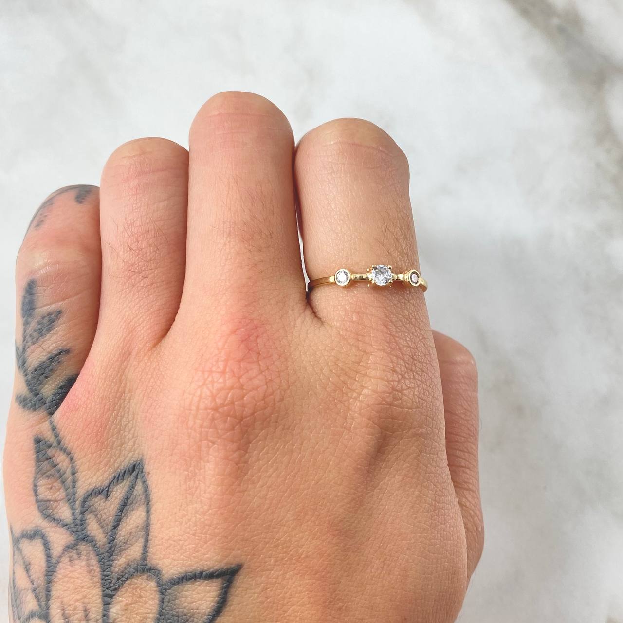 Anillo Solitario Dos Ojos 0.9gr / T6 / Oro Amarillo 18K