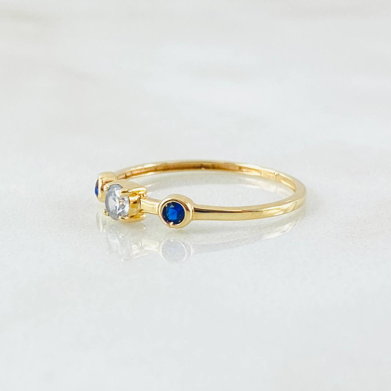 Anillo Solitario Dos Ojos 0.8gr / T5 1/2 / Oro Amarillo 18K *