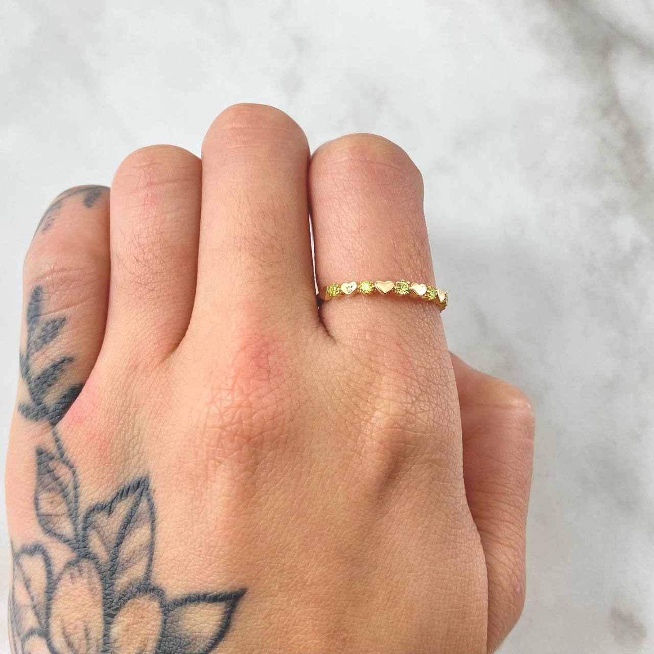 Anillo Corazones Intercalados 1.25gr / T7 1/4 / Oro Amarillo 18K