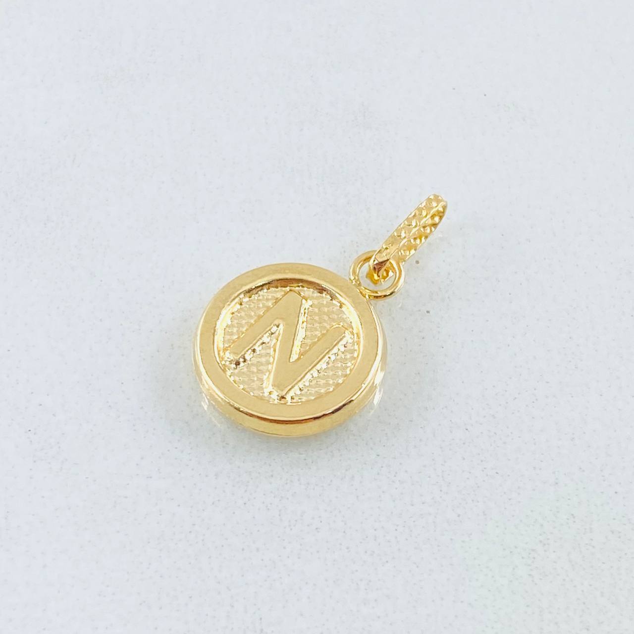 Dije Letra N 0.55gr / 1.9cm / Oro Amarillo 18K