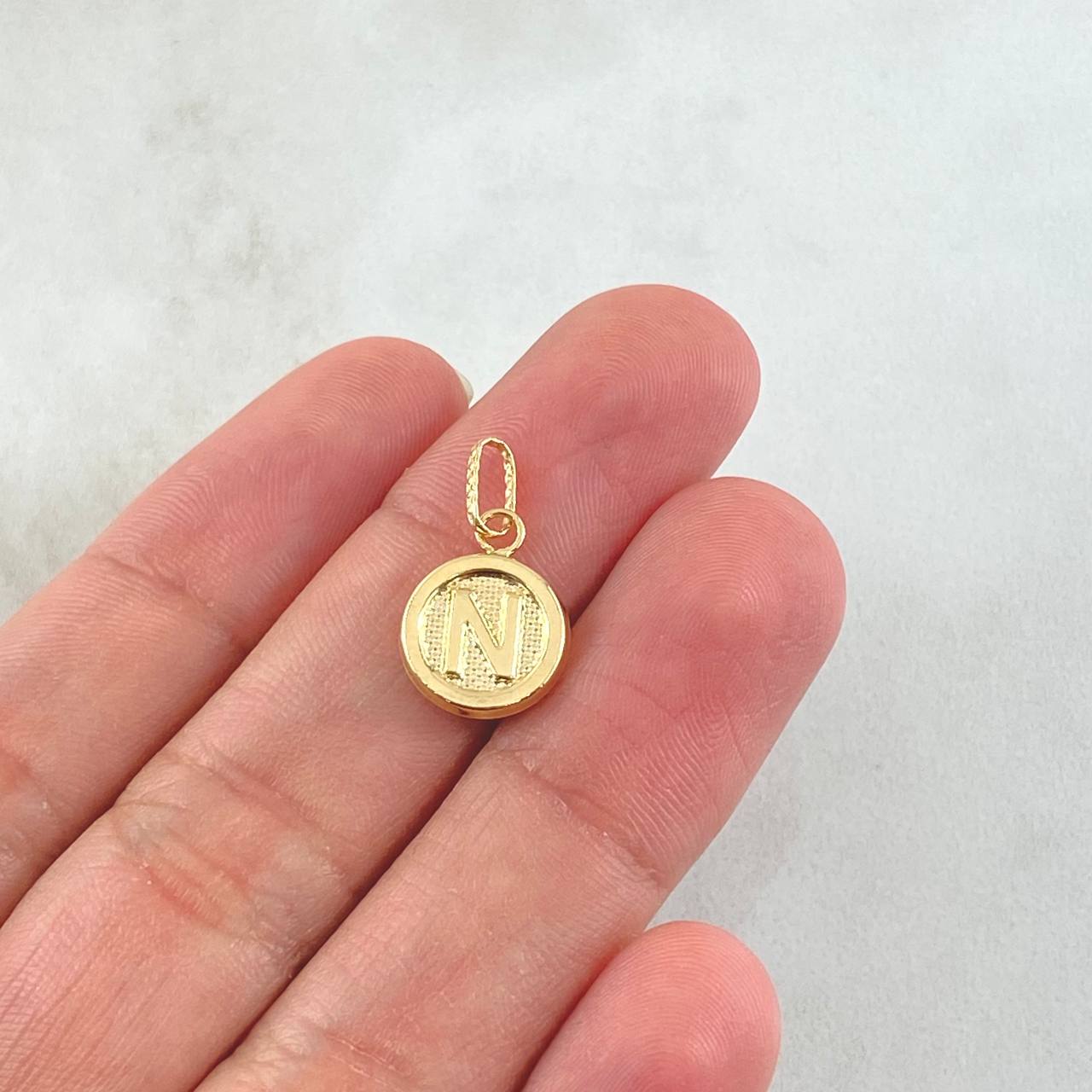 Dije Letra N 0.55gr / 1.9cm / Oro Amarillo 18K